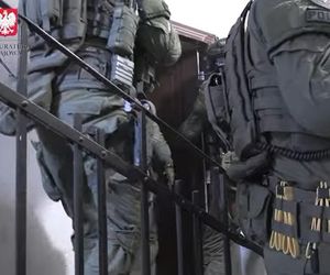 CBŚP rozbiło niebezpieczny gang z PIaseczna. 13 osób zatrzymanych