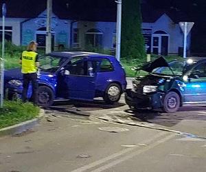 Wypadek na Konstytucji w Starachowicach. Zderzył się Volkswagen i Skoda