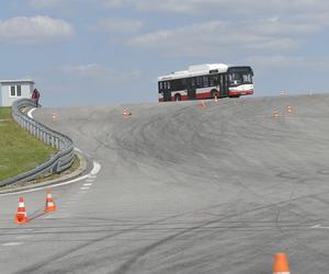 Autobusy w poślizgu! Kto tym razem okazał się najlepszym kierowcą autobusu? 