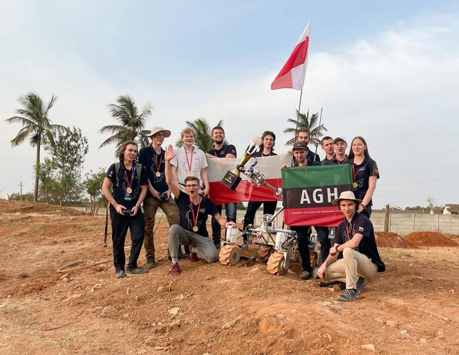 AGH Space Systems zwycięzcą zawodów International Rover Challenge 2023 w Indiach!