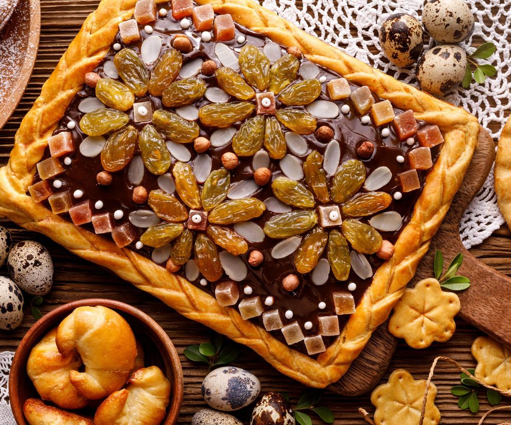 Ile kalorii ma mazurek wielkanocny? Warto to wiedzieć przed świętami