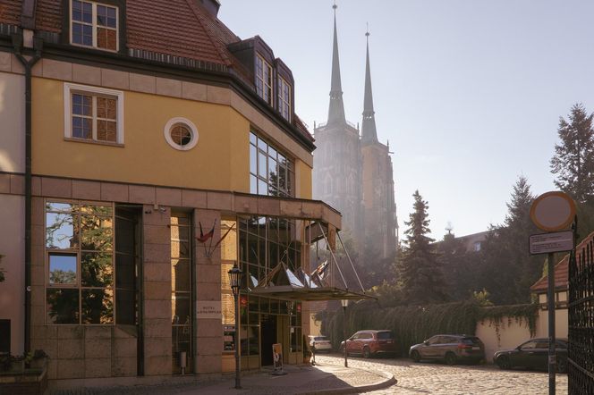Hotel im. Jana Pawła II we Wrocławiu