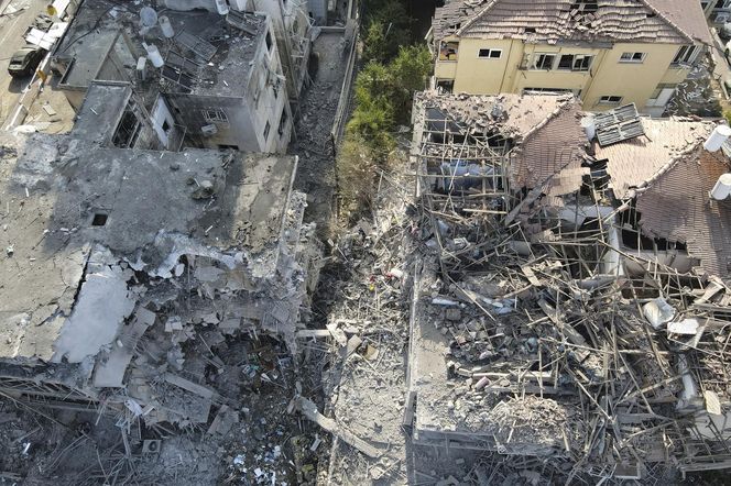 Izraelski dron zaatakował jeden z zakładów na polach gazowych na południu Iran, doszło do potężnego wybuchu i pożaru.