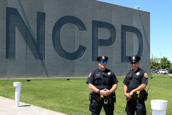 Nowojorskie hrabstwo chce karać za zbliżanie się do policji