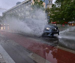 W kilkanaście godzin spadnie tyle deszczu, ile w trzy miesiące. Poważny alert