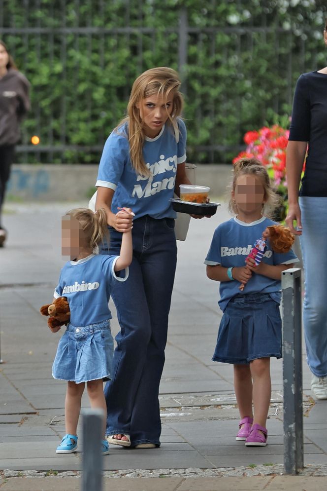 Agnieszka Kaczorowska. Tańcząca z córkami