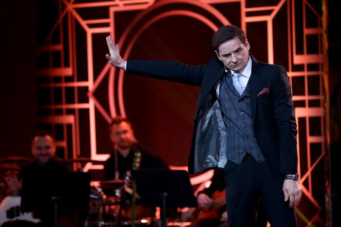 Przemysław Babiarz przypuścił atak na TVN. Spadła na niego lawina krytyki, kibice grzmią po niecodziennych słowach
