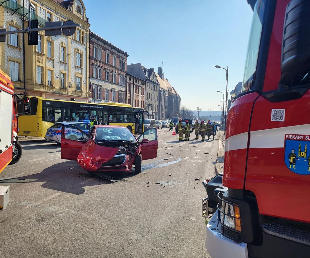 Wypadek w Piekarach Śląskich. Zablokowana ulica Bytomska