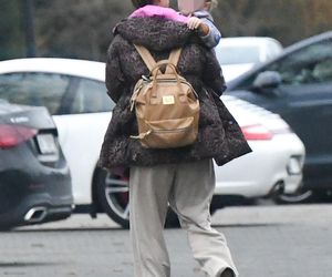 Jan Kliment z żoną i synem wyjeżdżają ze ślubu Kasi Cichepek-Kurzajewskiej