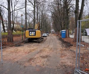 Główne wejście do Parku Planty zagrodzone