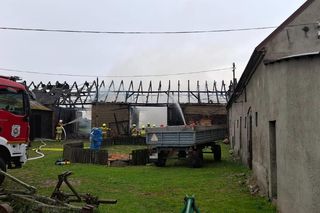 Duże straty po pożarze stodoły w Krzepielowie niedaleko Sławy [ZDJĘCIA]