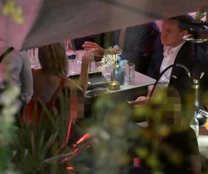 Joanna Krupa w objęciach Dominika Tarczyńskiego.