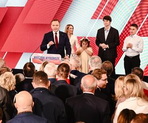 Karol Nawrocki z rodziną. Jego córka skradła show na wieczorze wyborczym