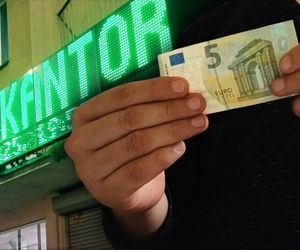 Kupiłeś euro w kantorze? Koniecznie sprawdź banknoty! Nawet 5 euro może być warte tysiąc razy więcej!