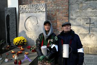  Grób rodziny Damięckich na warszawskich Powązkach. Maciej Damięcki co roku przy nim kwestował