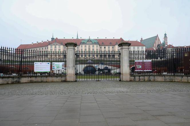 Przygotowania do przemówienia Joe Bidena w Arkadach Kubickiego