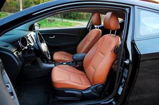 Hyundai i30 3d 1.6 GDI - TEST, opinie, zdjęcia - DZIENNIK DZIEŃ 4: Wnętrze, bagażnik i wyposażenie