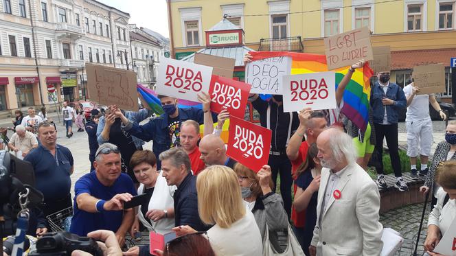 LGBT to nie ideologia - protest podczas wizyty Beaty Szydło