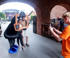 Industriada 2025 w Fabryce Porcelany w Katowicach. Zlot mercedesów i koncert Majki Jeżowskiej