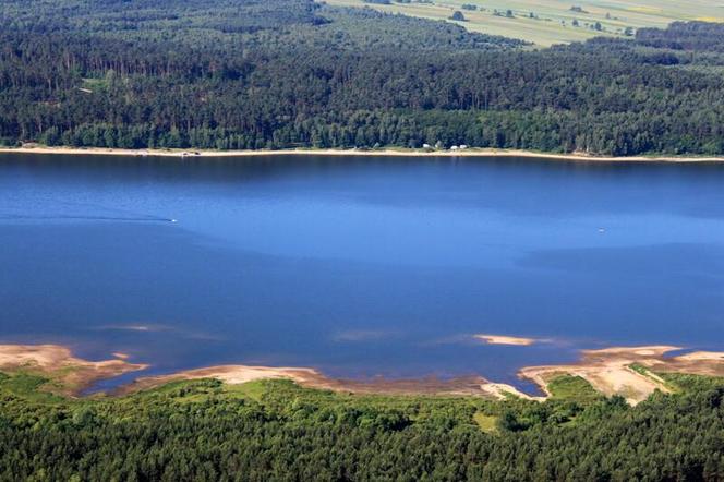 Jezioro Chańcza w Świętokrzyskiem zaprasza w czasie wakacjiw