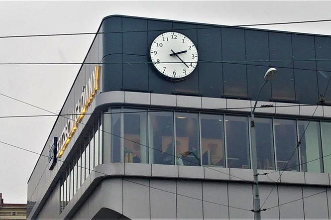 Uszkodzony zegar na dworcu w Szczecinie został naprawiony