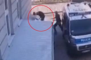 Więzień pobił policjanta w Piasecznie i uciekł. Wideo
