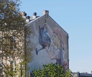 Mural Dziewczynka z konewką