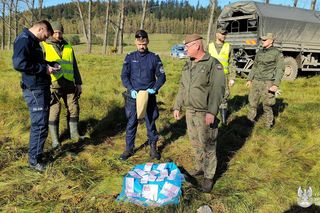 Żołnierze WOT w Stroniu Śląskim znaleźli worek z gotówką 