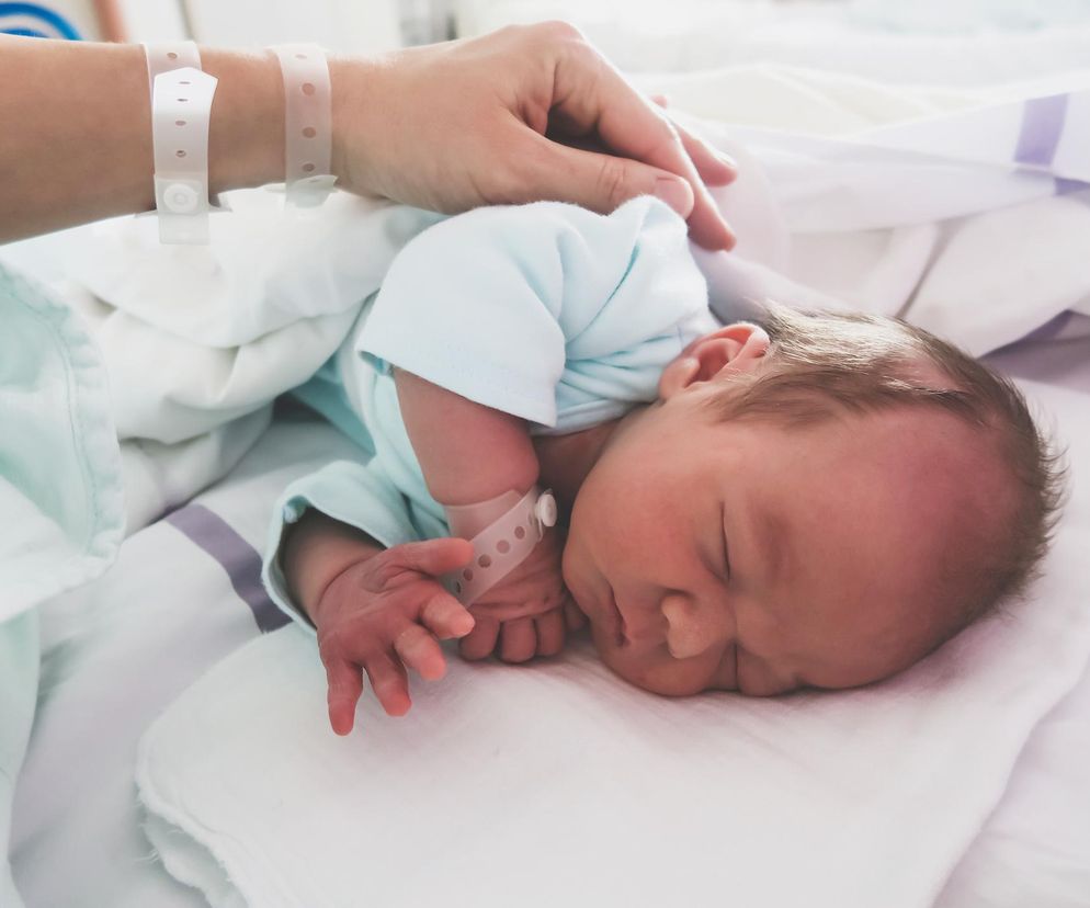 Urodziło się 8 dzieci mających troje rodziców. Ale naukowcy studzą entuzjazm  