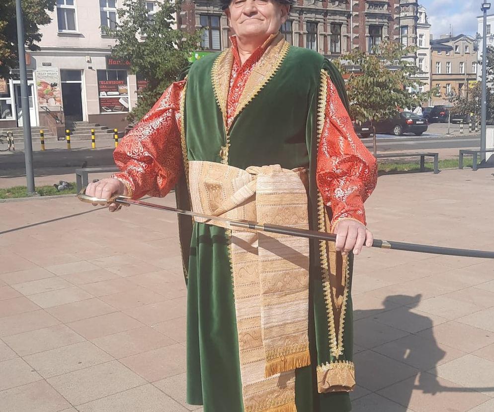Sławomir Jóźwiak w szlacheckim stroju