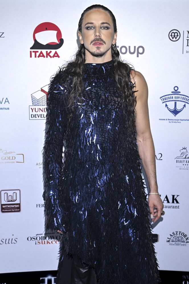 Michał Szpak pokazał zdjęcie z tajemniczą brunetką i zaskoczył wyznanie. "Moja miłość"