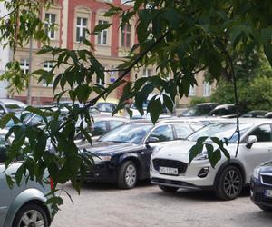 W centrum Olsztyna powstanie parking z prawdziwego zdarzenia? Miasto ogłosiło przetarg [ZDJĘCIA]