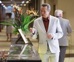 Piotr Cyrwus przez lata próbował pozbyć się „Ryśka z Klanu”, a teraz znów go szufladkują