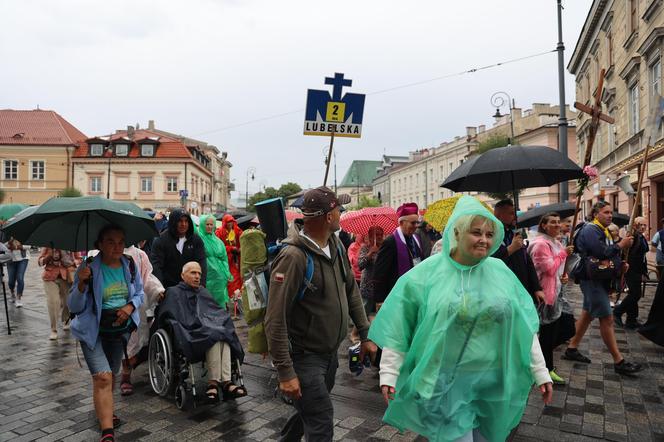 Lubelska Piesza Pielgrzymka na Jasną Górę 2024. Pątnikom deszcz niestraszny!