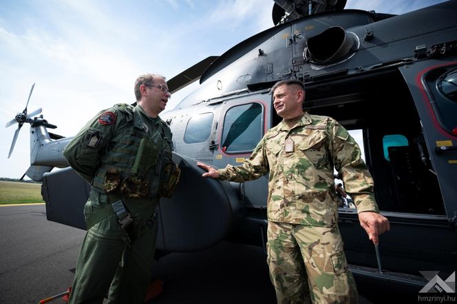 Węgierskie H225M w komplecie