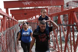 13 tysięcy imigrantów na liście o azyl w USA