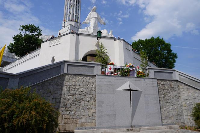 Boże Ciało 2024. Tłumy wiernych przeszły w procesji ulicami Białegostoku