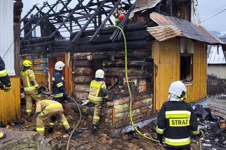 Niedźwiedź. Tragiczny pożar domu jednorodzinnego. 48-latek nie zdążył uciec przed płomieniami