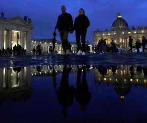 Pilne wieści z Watykanu. Piszą o nocy papieża. To już dwunasta doba