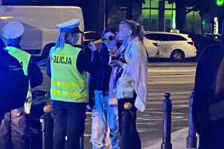 Z impetem huknęła hulajnogą w staruszkę w centrum Warszawy. 15-latka uciekła, złapała ją policja