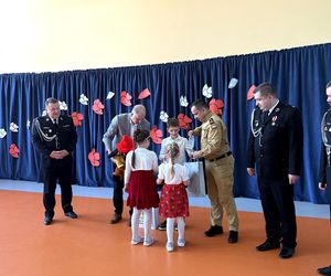 Iwo uratował rodzinę z pożaru.