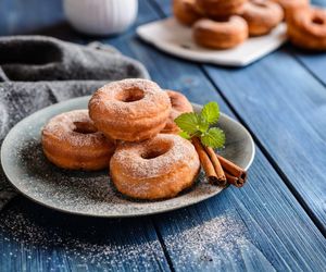 Zamiast pączków robię pyszne oponki. Sekretem ich smaku są dwa dodatki 