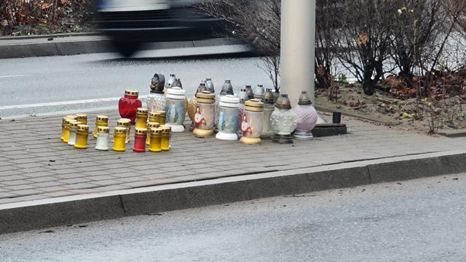 To tu zginęli Weronika i Sebastian. Na miejscu wypadku płoną znicze