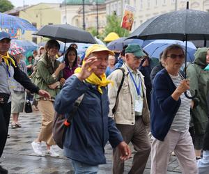 Lubelska Piesza Pielgrzymka na Jasną Górę 2024. Pątnikom deszcz niestraszny!