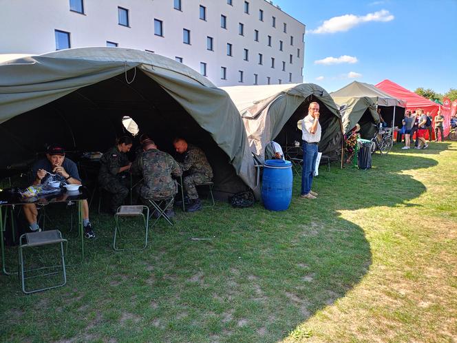 Piknik Wojskowy 18. Dywizji został zorganizowany na terenie zielonym przy aquaparku i stadionie miejskim w Siedlcach