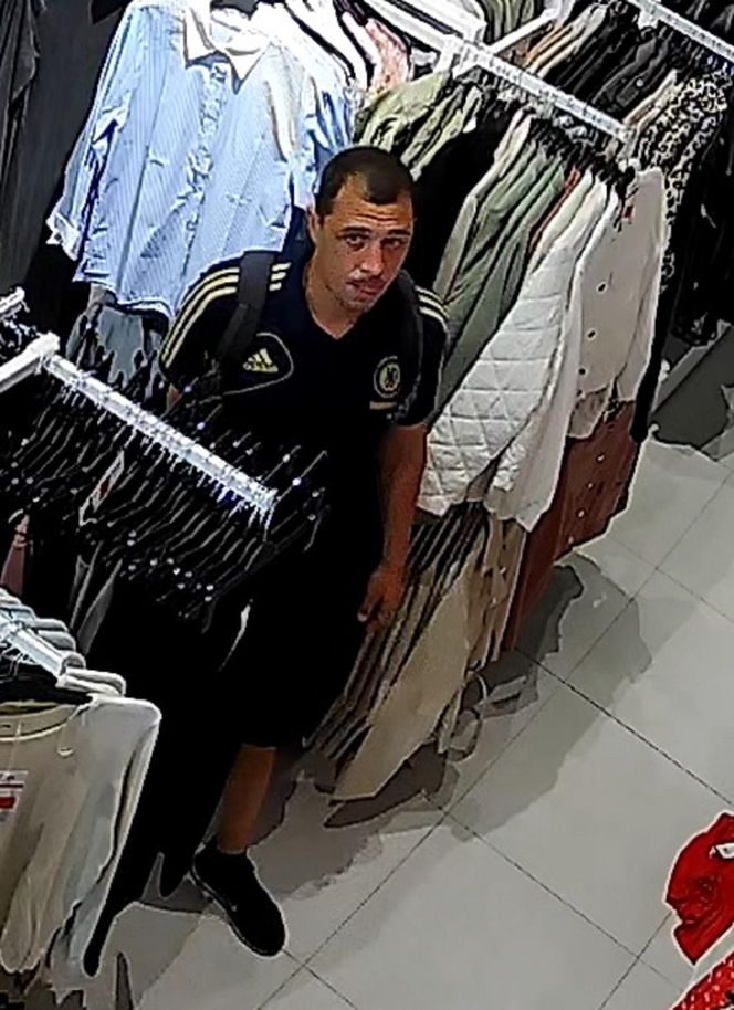 Zuchwała kradzież w Zabrzu. Kradli, patrząc prosto w kamery. Policja publikuje ich wizerunki