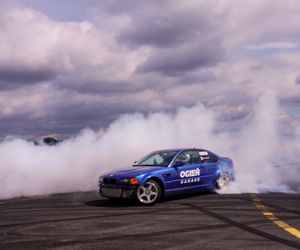SkillZone Festiwal - motoryzacyjne emocje na lotnisku w Mielcu