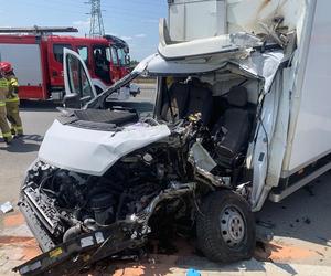 Tragedia na A1. Kierowca busa najechał na TIRa. Zginął na miejscu
