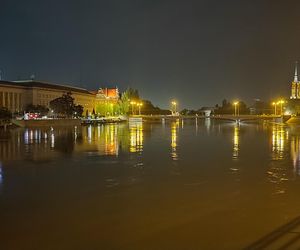 Walka o wrocławskie osiedla nad Odrą i Oławą. Mieszkańcy do późnych godzin nocnych ratowali dobytek