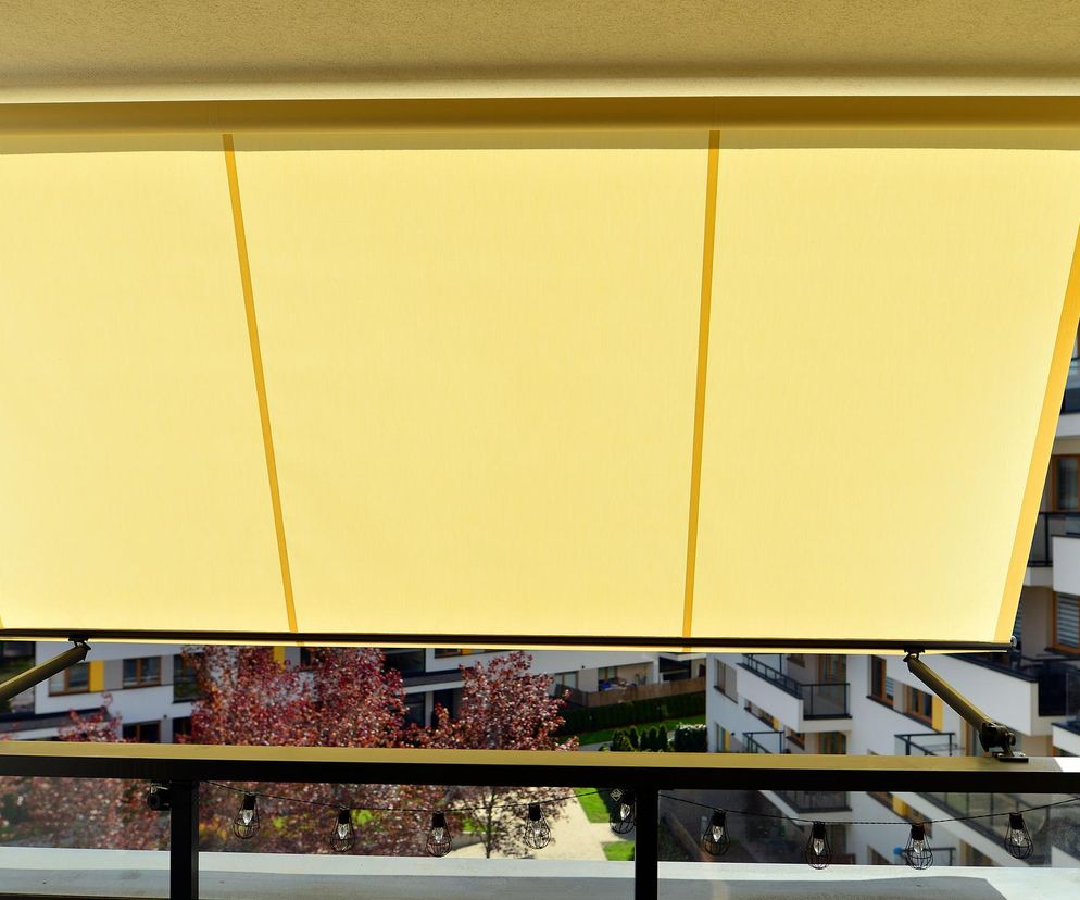 Zadaszenie na balkon w bloku
